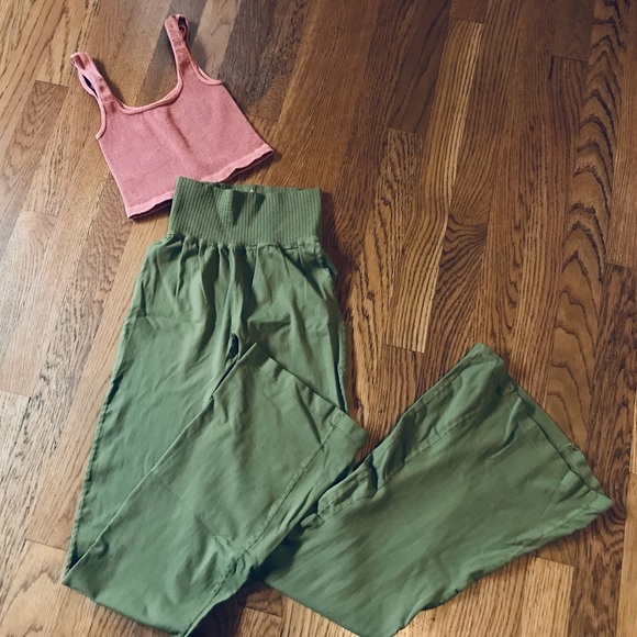 NWOT Free people  Flare legging & Happiness Runs Square Neck Crop Tank XS/S - Picture 4 of 15